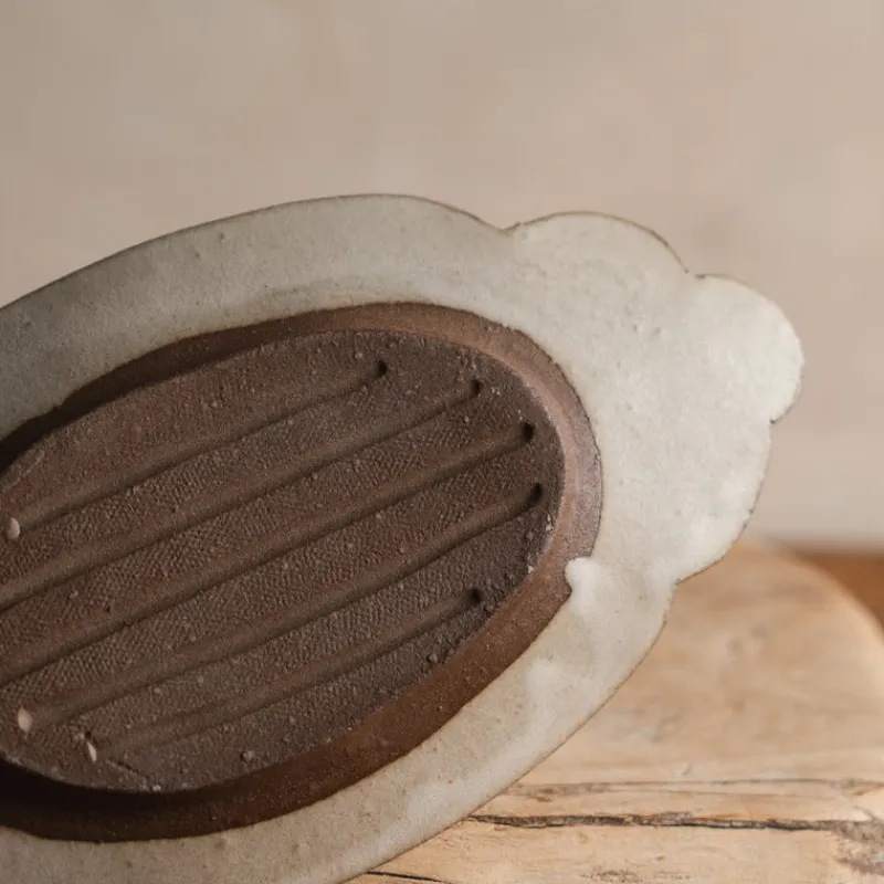 Zhitaofang's/製陶方式 Cloud-Shaped Plate in White Hot