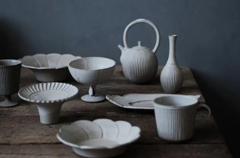 Zhitaofang's/製陶方式 Cloud-Shaped Plate in White Hot