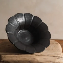 Zhitaofang's/製陶方式 Flower Deep Bowl in Black Discount