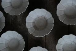 Zhitaofang's/製陶方式 Flower Shallow Bowl in White Online