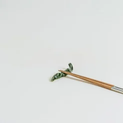 Mogutable Selects Fushimi Pepper Chopstick Rest Online