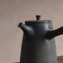 OKAUEYAKUMO Handmade Teapot in #187 Blue Hot