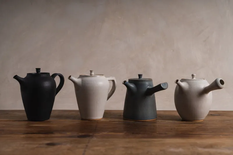 OKAUEYAKUMO Handmade Teapot in #187 Blue Hot