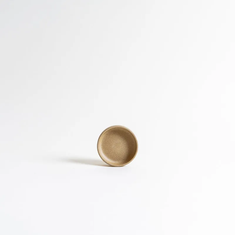 Hasami Porcelain 3.25" Plate in Natural Fashion