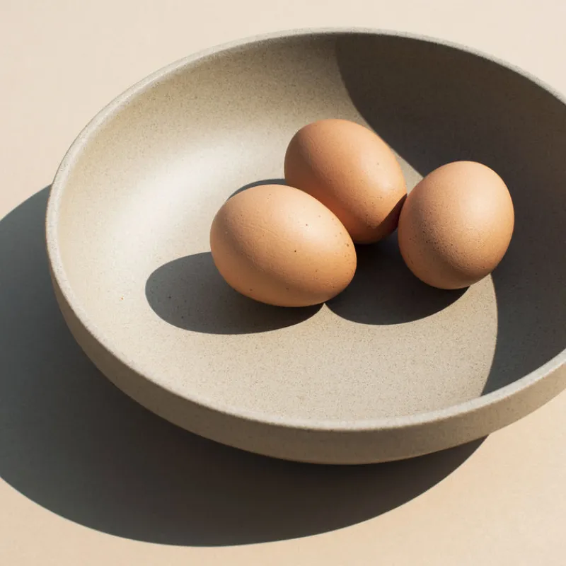 Hasami Porcelain 8.6" Round Serving Bowl in Natural Fashion