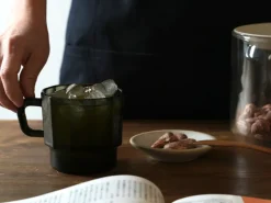 HMM W Glass in Black Hot