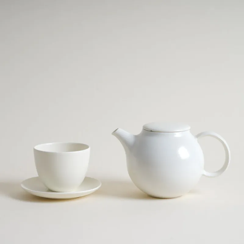 Kinto PEBBLE Tea Cup & Saucer Set in White Sale
