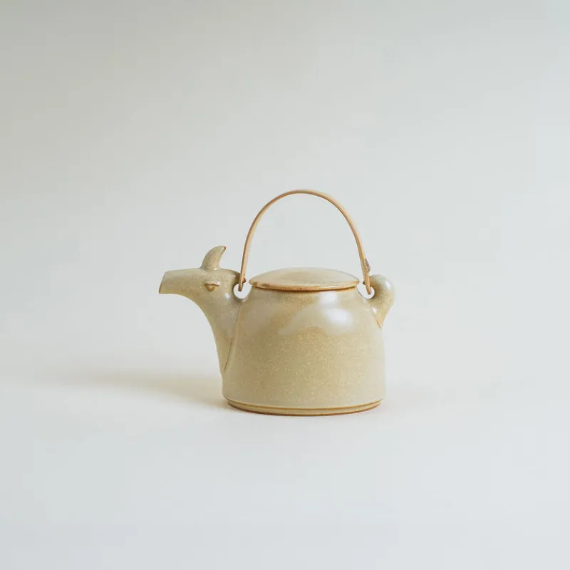 Mogutable Selects Makoto Komatsu Ceramic Teapot Fashion