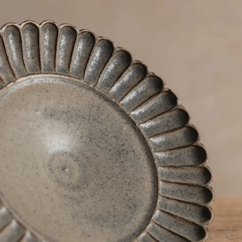 Zhitaofang's/製陶方式 Pleated Dessert Plate in Blue-Gray Online