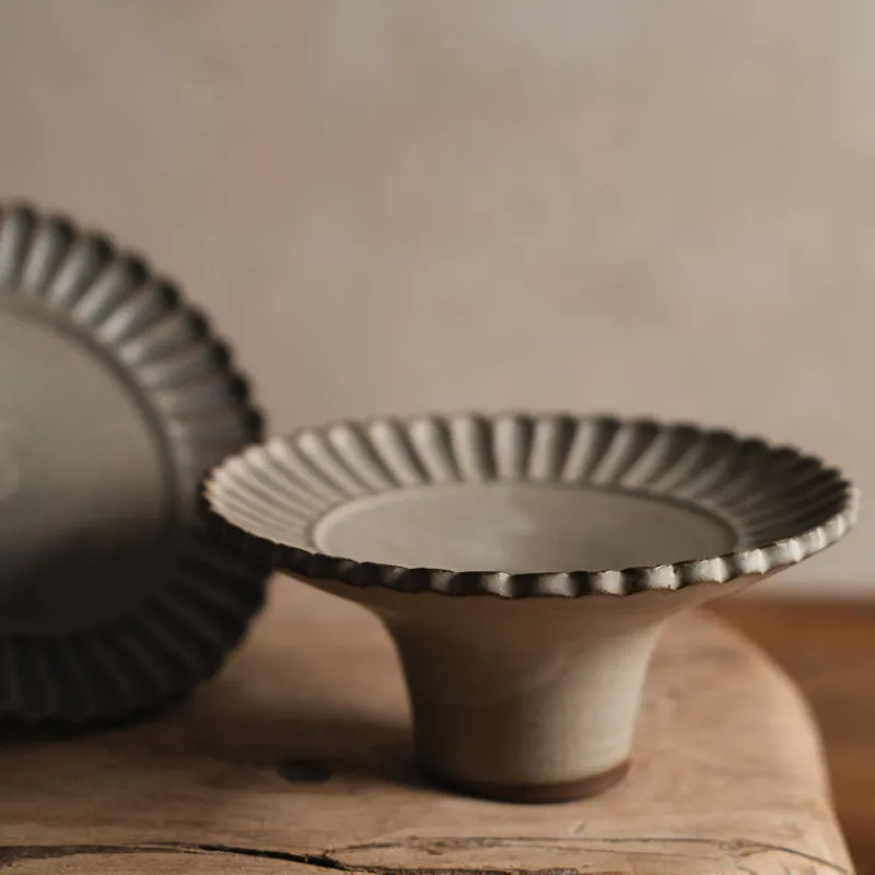 Zhitaofang's/製陶方式 Pleated Dessert Plate in White Clearance