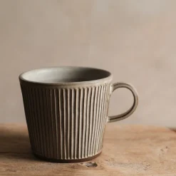 Zhitaofang's/製陶方式 Pleated Mug in White New