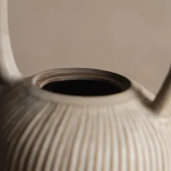 Zhitaofang's/製陶方式 Pleated Teapot in White Sale