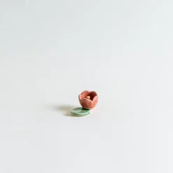 Mogutable Selects Red Camellia Chopstick Rest Hot
