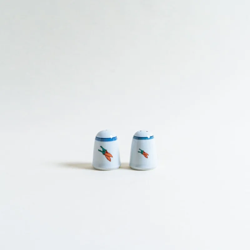 Mogutable Selects Salt and Pepper Shaker Set Outlet