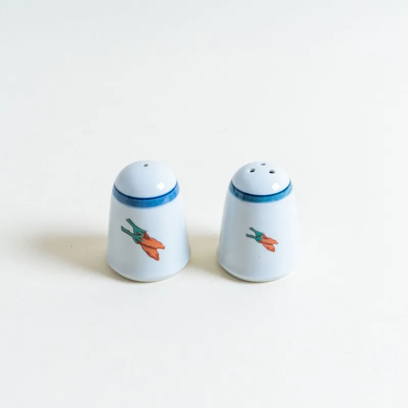 Mogutable Selects Salt and Pepper Shaker Set Outlet