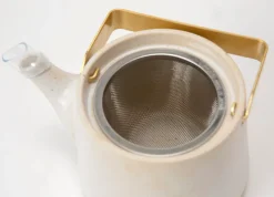 Happa Stand Teapot in White Best