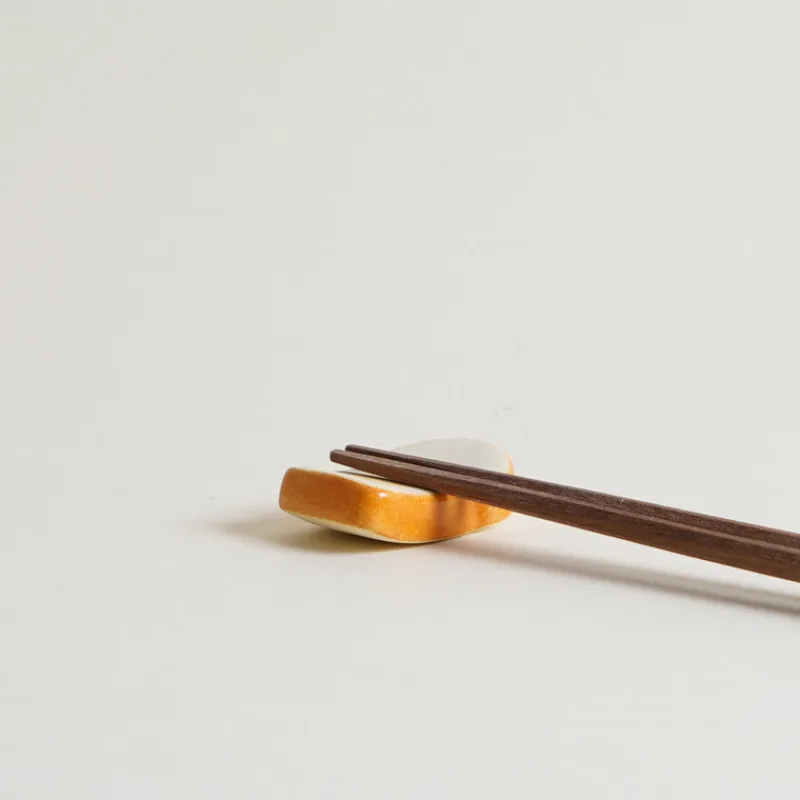 Mogutable Selects Toast Chopstick Rest Online