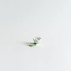 Mogutable Selects White Camellia Chopstick Rest Outlet