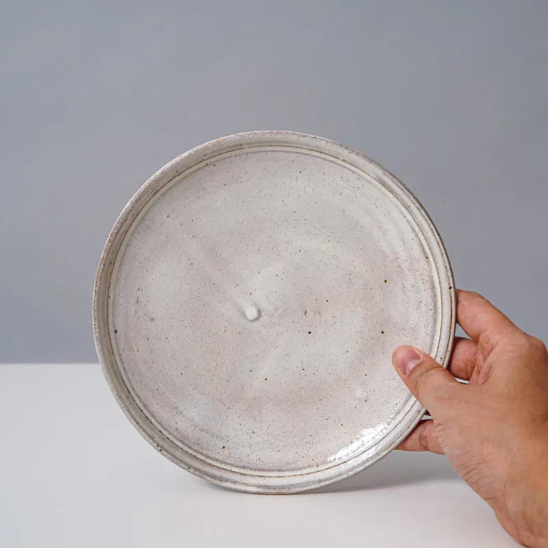 Jang Hun Seong 7.25" White Slip Covered Plate New