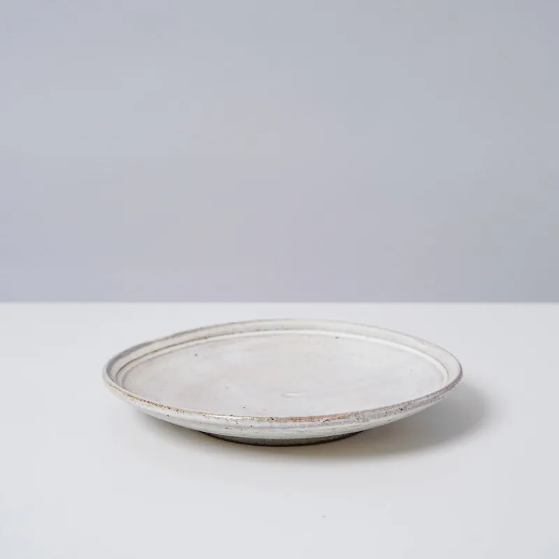 Jang Hun Seong 7.25" White Slip Covered Plate New