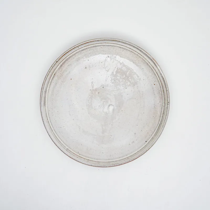 Jang Hun Seong 7.25" White Slip Covered Plate New