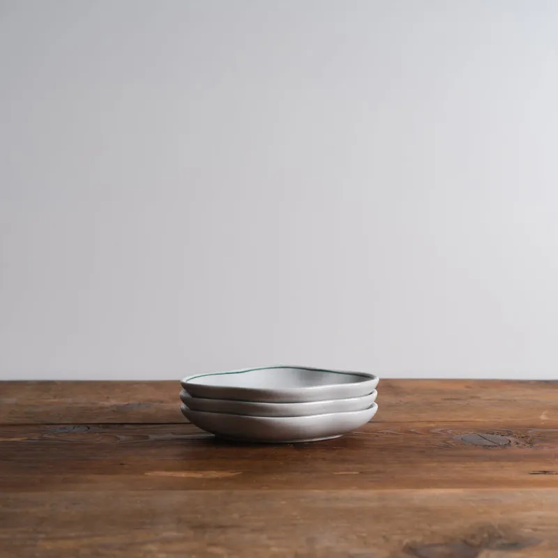 Yeogi-Damki Hand-Painted Cloud Plate Clearance