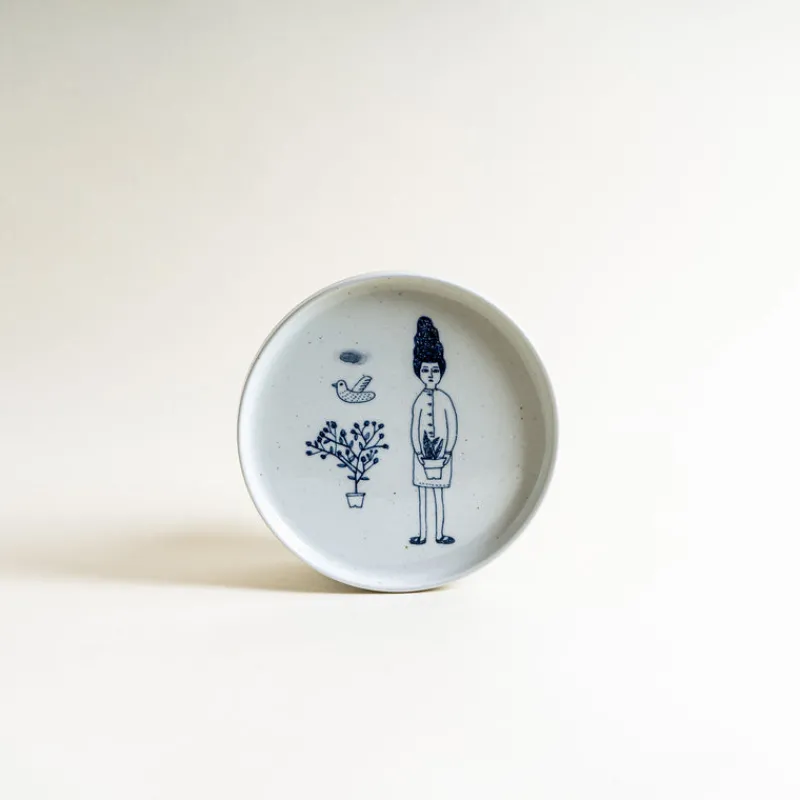 Yeogi-Damki Hand-Painted Plate - Girl & Plant Clearance